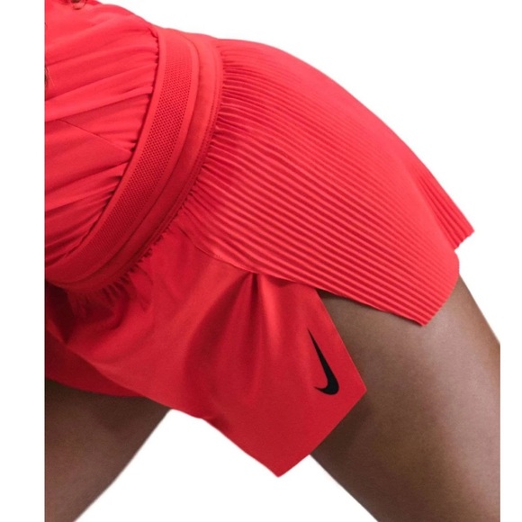 Nike Running AeroSwift 3 inch pleated shorts - Picture 10 of 11